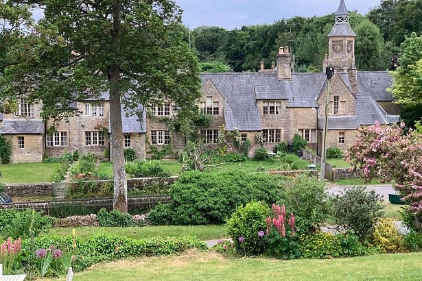 Where To Stay In The Cotswolds- 12 Towns And Several Options