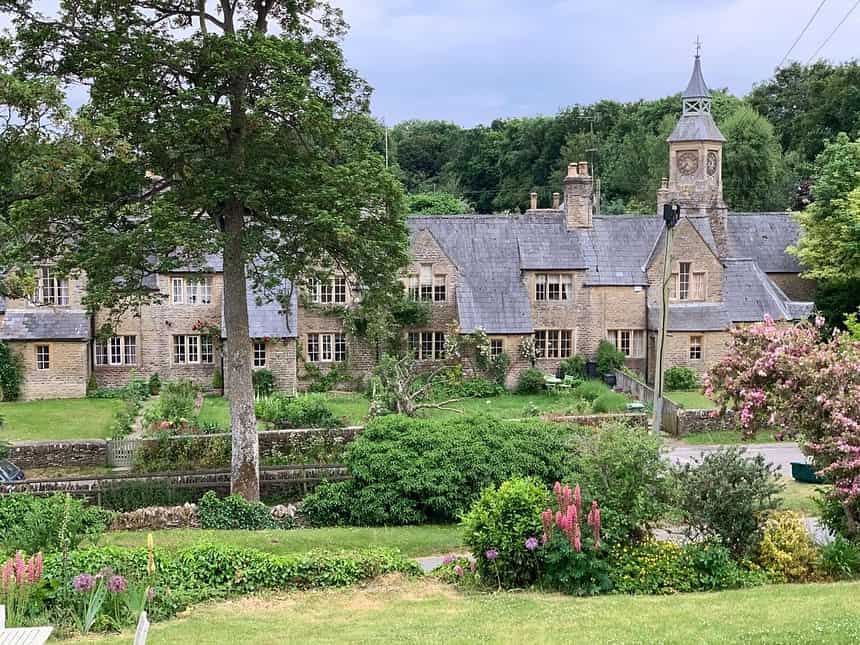 Where To Stay In The Cotswolds- 12 Towns And Several Options