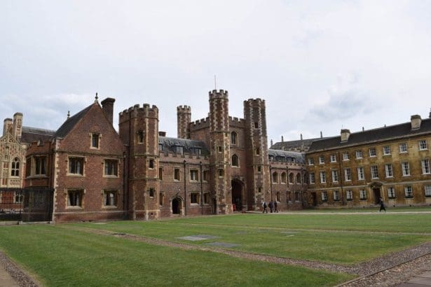 universities in Kent