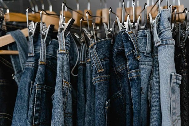 how to style boyfriend jeans