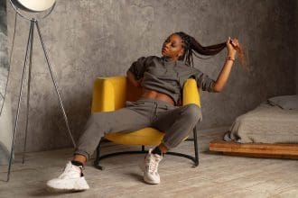 how to style joggers