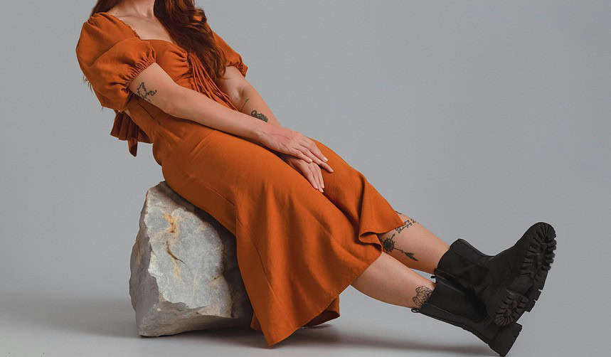 how to style Chelsea boots